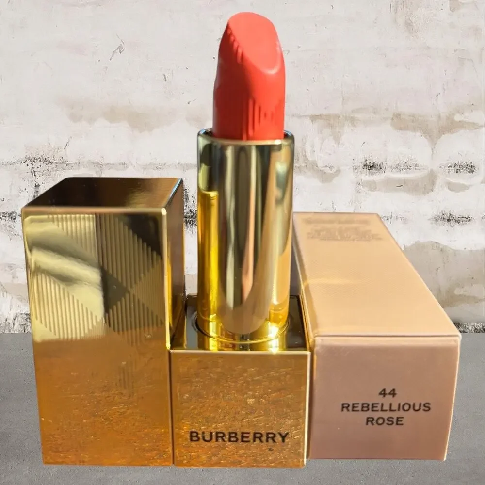 Burberry Kisses Satin Lipstick in 44 Rebellious Rose NIB